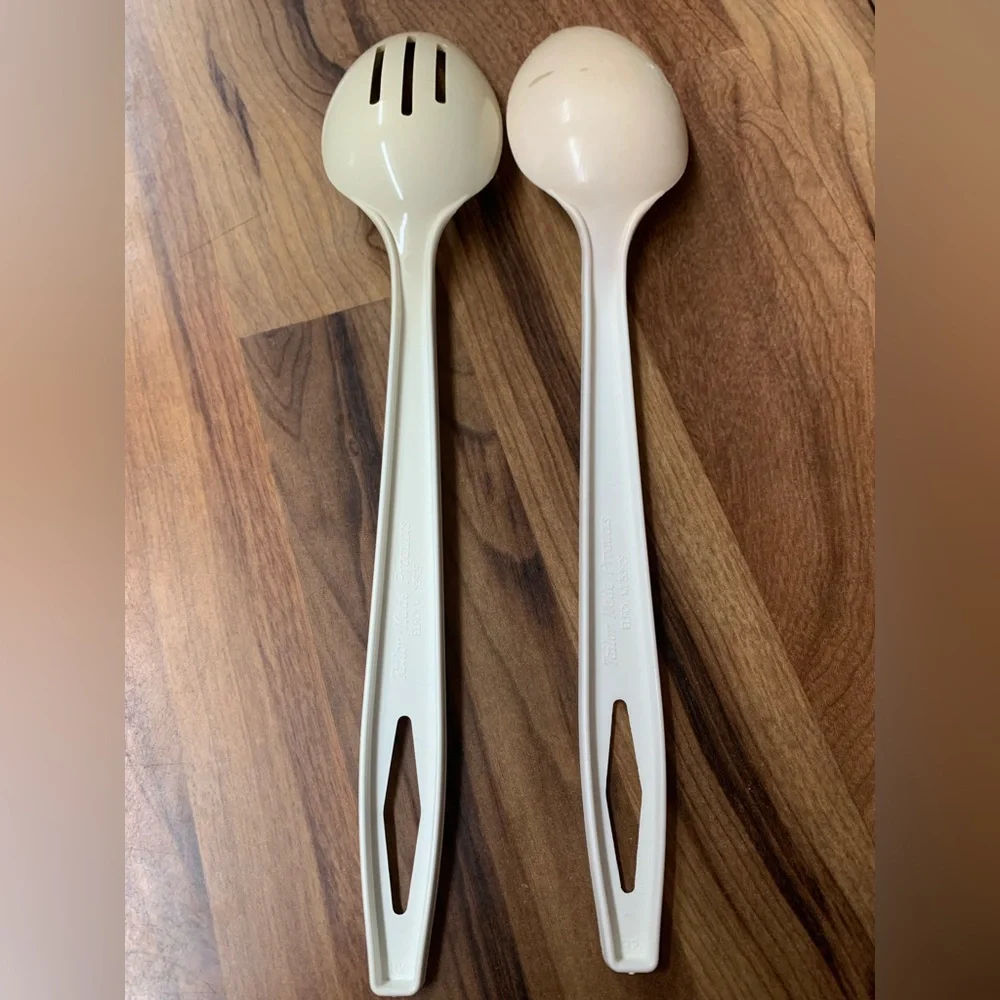 Vintage Tailor Made Nylon Almond Utensils 11.5